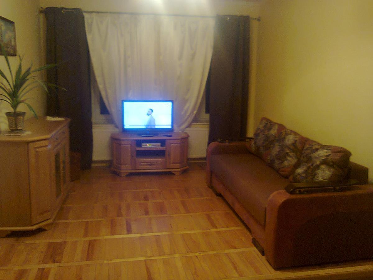 Apartment With Balcony Lviv Exterior photo